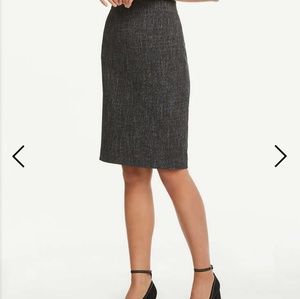 Ann taylor factory tweed pencil skirt size 14